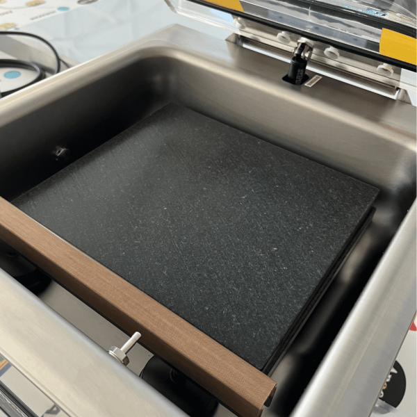 Вакуумний пакувальник Apach AVM 412