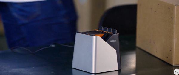 4-слотова зарядна станція для батарей ТСД Sunmi L2s Pro
