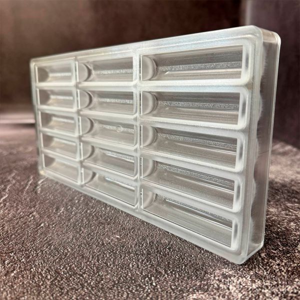 12127 CW Форма для шоколаду "Маленький баточник Twisted Thing" 80x18x16 мм, 5х3 шт./22 г