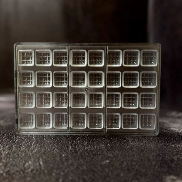 2452 CW Форма для шоколаду "Кетупат " 25,5x25,5x15 мм, 4х8 шт./8,8 г