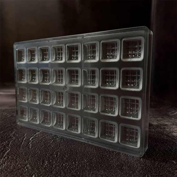 2452 CW Форма для шоколаду "Кетупат " 25,5x25,5x15 мм, 4х8 шт./8,8 г