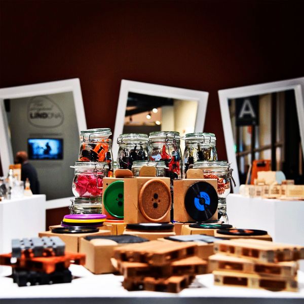 D001R Костер "Button" d 100 мм, колір червоний, каучук