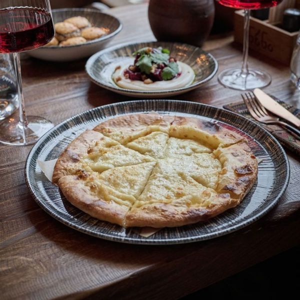 TN-KL-ZT-32-PZT Тарілка для піци 32 см, декор Kolezyum, серія "Tinta"