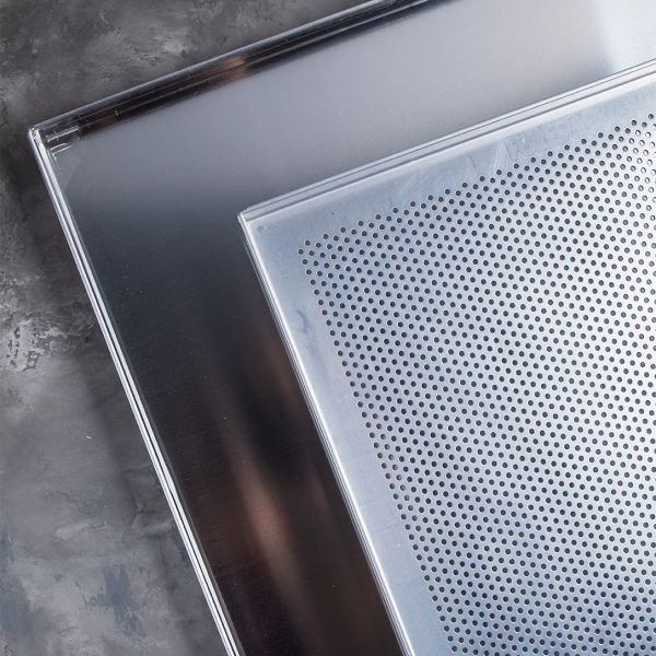 902010P Деко алюмінієве перфороване 600х400х30 мм, з потовщеним бортом, серія "FORM line"