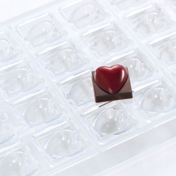 MA1062 Форма для шоколаду "Серцебиття" 30x30 мм, h 17,5 мм (24 шт) - 11  г