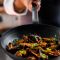 63828 Пательня WOK d 28 cм чорна сталь