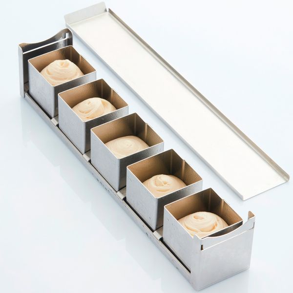 30TCB57 Форма металева для випікання Mini Cubo 5 - 6 x 6 см (5х220 мл)