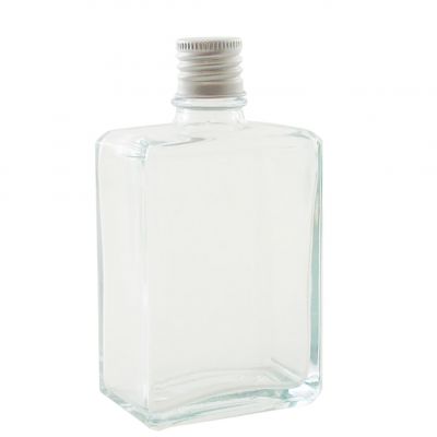 E008 Пляшка квадратна з гвинтовою кришкою 100 мл