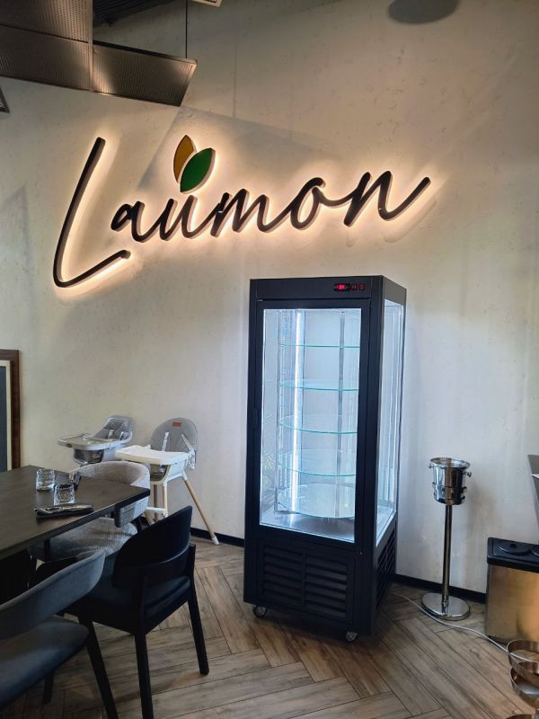 Шафа для демонстрації кондитерських виробів Kansas 