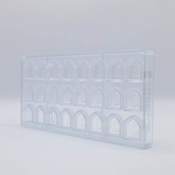 12047 CW Форма для шоколадної плитки "щит" 31х27 h 15,5 мм, 3х8 шт./11 г