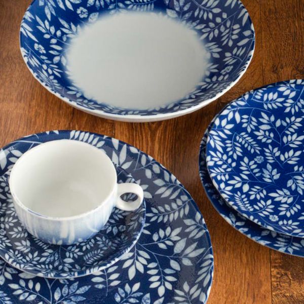 ISC2127-K0028 Тарілка кругла 27 см серія "Isabelle" декор "Blue Spring"