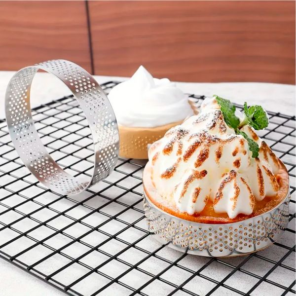 68546  Форма перфорована d 16 см, h 3,5 см