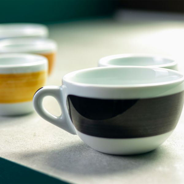 35139 Чашка caffe latte 350 мл Black stroke B "Verona/Palermo Millecolori Hand Painted Brush stroke