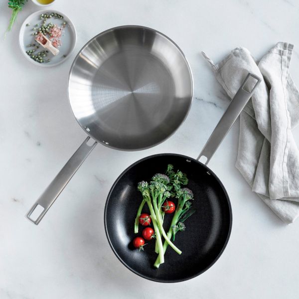 45324 Пательня н/ж з антипригарним покриттям серія "Foodie" d 24 cm