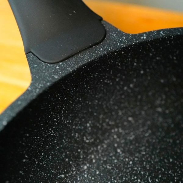 24118 Пательня  алюмінієва з антипригарним покриттям d 18 см