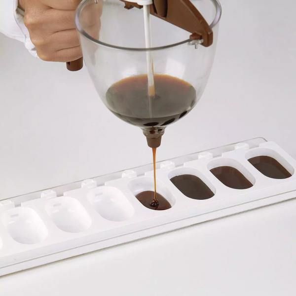 GEL01M Набір для морозива "ескімо класичне" 69x38, h 18 мм (2 форми, 2 таці 12x40 см, 100 паличок)