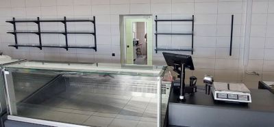 Стелаж настінний на рейках, без задніх стінок